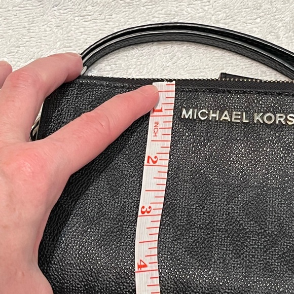 Michael Kors Adele Smartphone Wallet - Picture 9 of 9